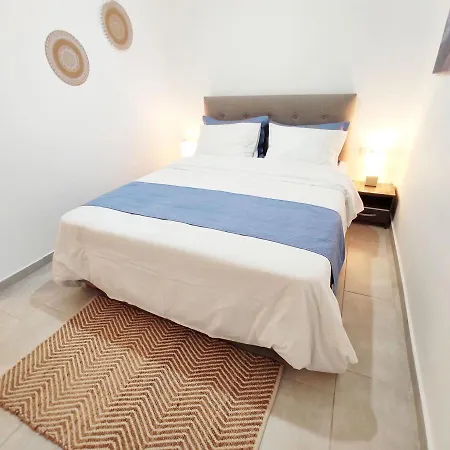 Avalon Cosy Ginger, 1 Bedroom With Shared Swimming Pool Apartment