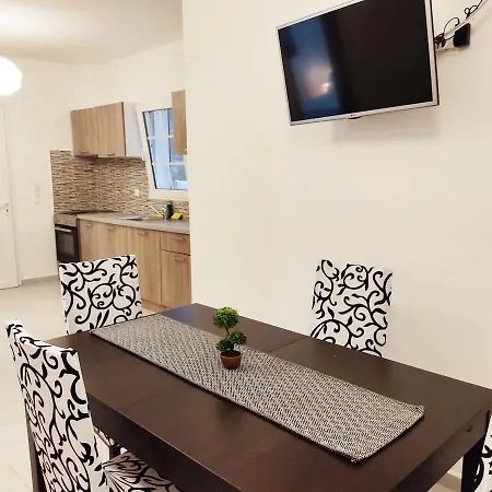 Avalon Cosy Ginger, 1 Bedroom With Shared Swimming Pool