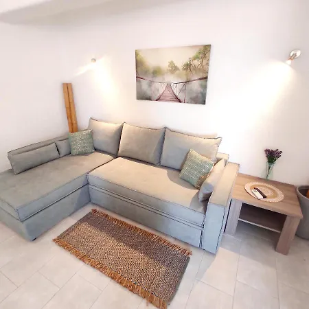 Avalon Cosy Ginger, 1 Bedroom With Shared Swimming Pool *